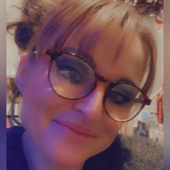 Posh ambassador Kelly Jeanne - Picture 8 of 9